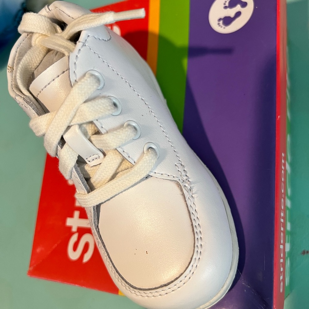 Stride Rite Wht Leather Walkers - Picture 2 of 4